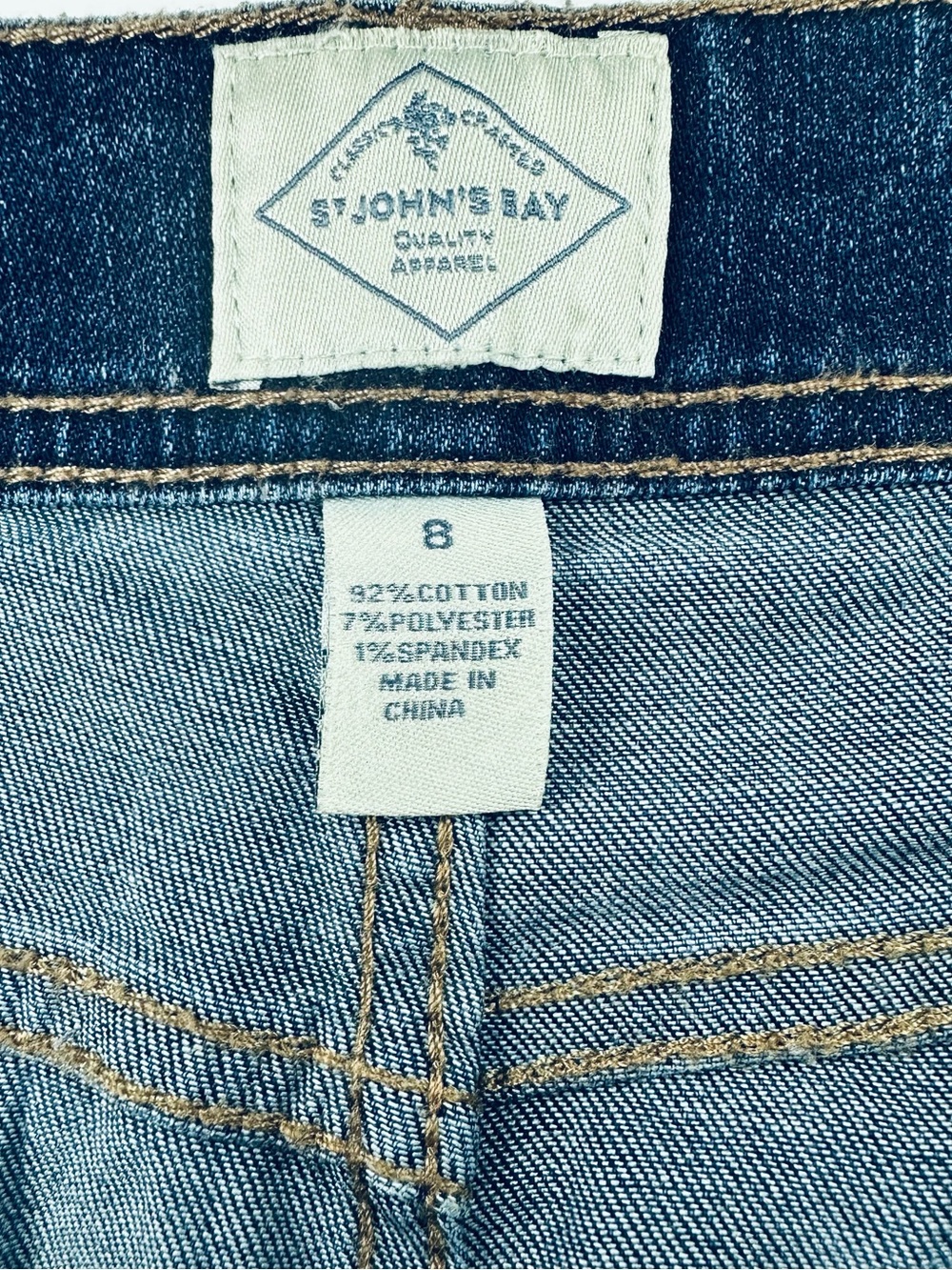 St. John’s Bay Denim Shorts Women’s 8 Dark Wash Blue Stretch Casual Summer Jean - Picture 7 of 10